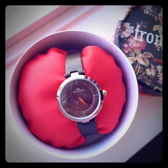 Brand new ladies watch - Picture 1 of 3